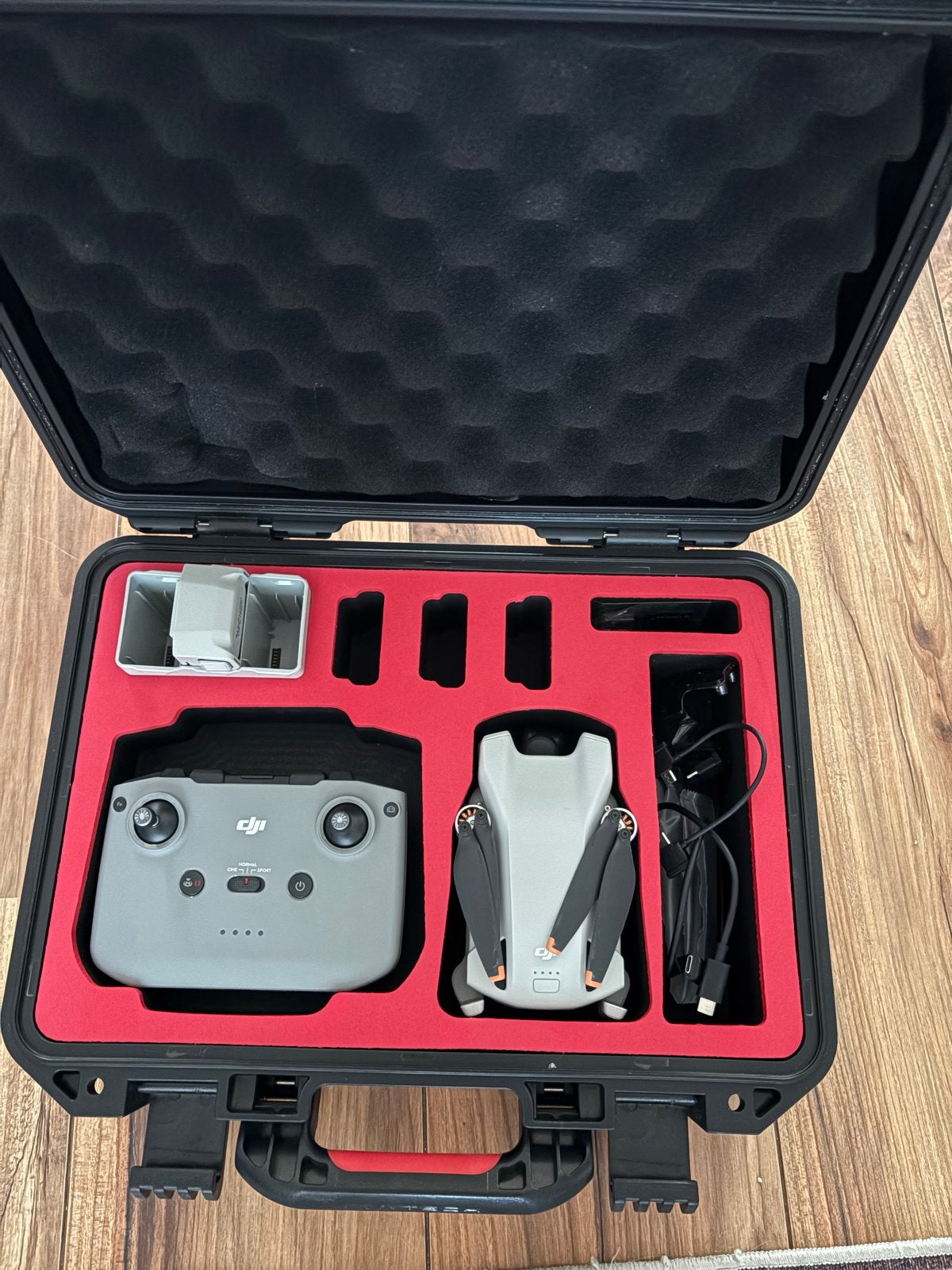 DJI Mini 3 drone met koffer en 2 accu's, 30 tot 45 minuten, Cameradrone, Extra accu('s), Ophalen of Verzenden