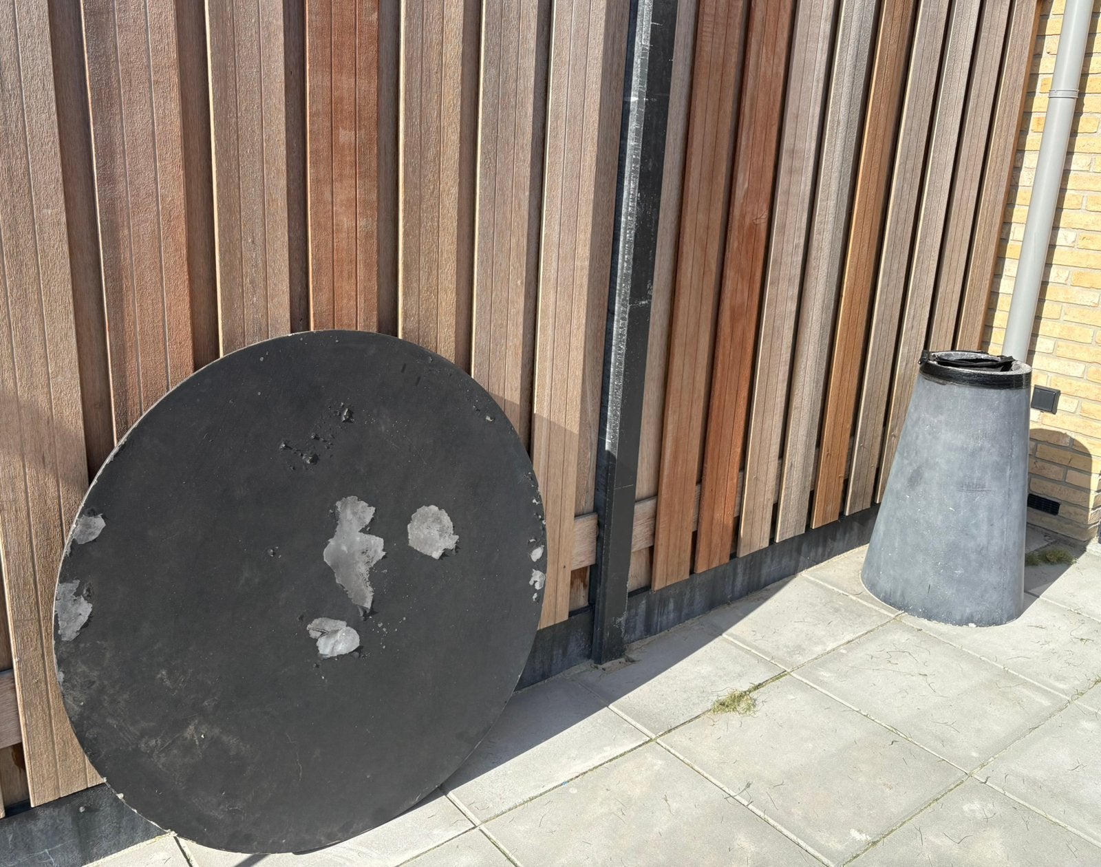 Woood - tuintafel gratis afhalen - opknapper!, Ophalen, Gebruikt, Rond, Overige materialen