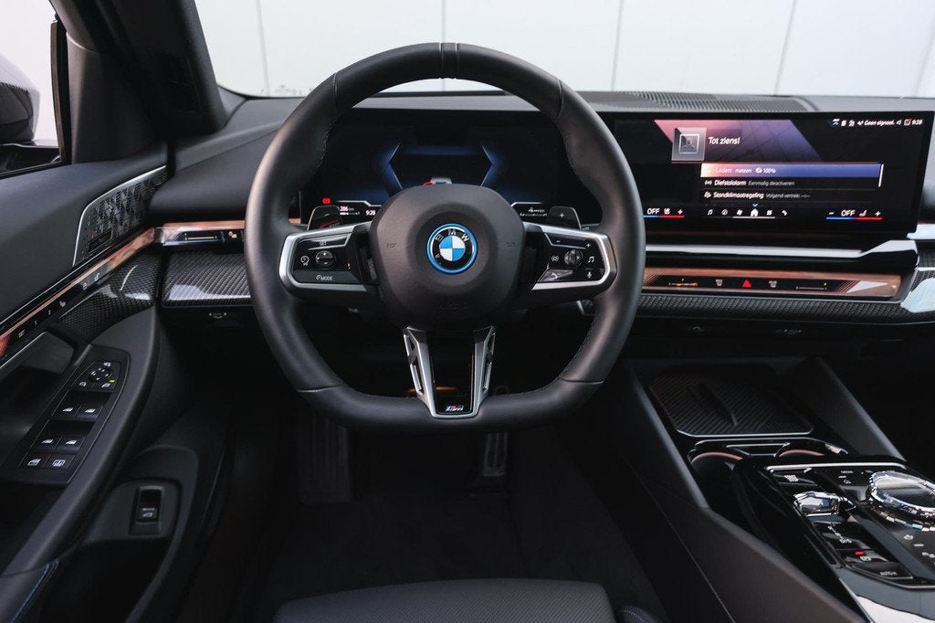 BMW 5 Serie 550e xDrive M Sport Automaat / Panoramadak / Ada, 12 maanden, Gebruikt, Zwart, Bedrijf