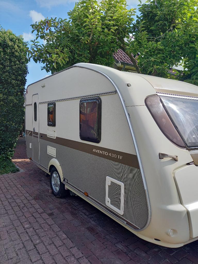 In prachtstaat verkerende Avento 430 TF te koop!, Caravans en Kamperen, Caravans, Treinzit, Particulier, 4 tot 5 meter, Schokbreker
