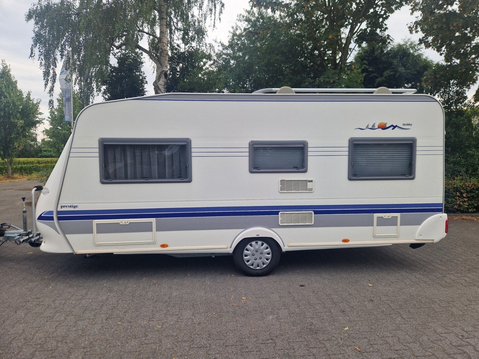Nette Hobby 495 UFE - Comfortabele caravan met airco, Rondzit, Hobby, Stabilisator, Frans bed
