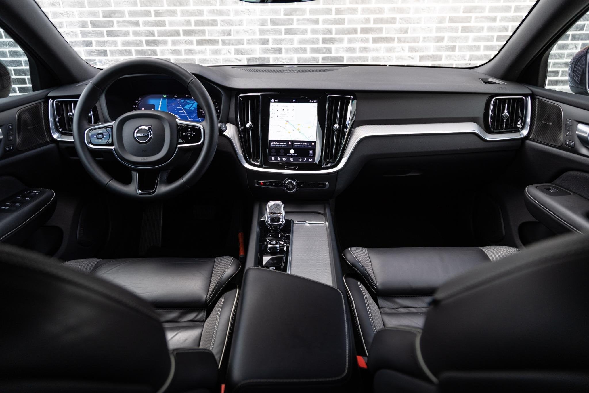 Volvo V60 B4 Aut. Plus Dark | Adaptieve Cruise Control | Led, Auto's, Stof, Euro 6, 4 cilinders, 1634 kg