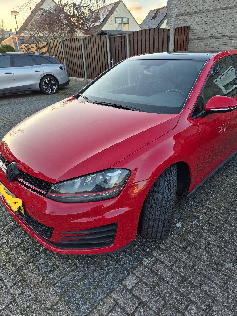 Volkswagen Golf GTI 2016 Rood, Auto's, 4 cilinders, 1984 cc, Leder, 690 kg