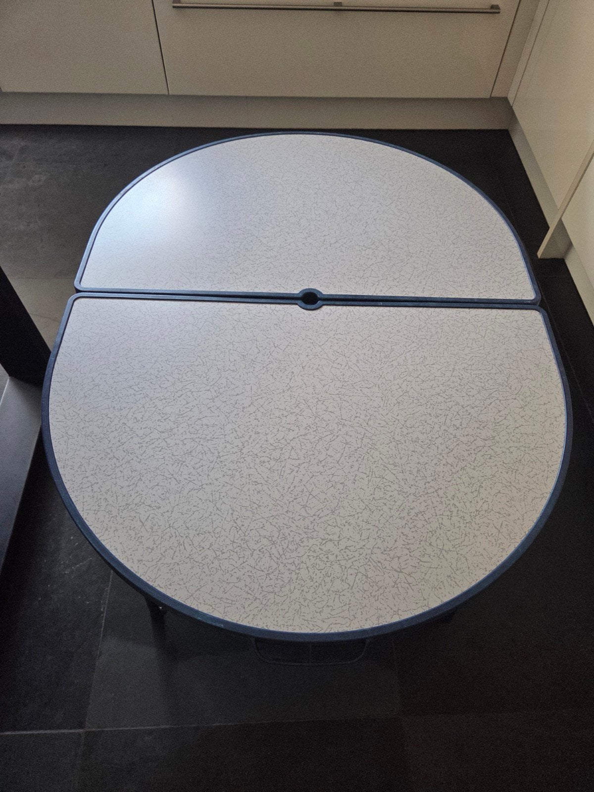 Campingtafel Crespo ovaal inklapbaar, Ophalen, Gebruikt, Campingtafel