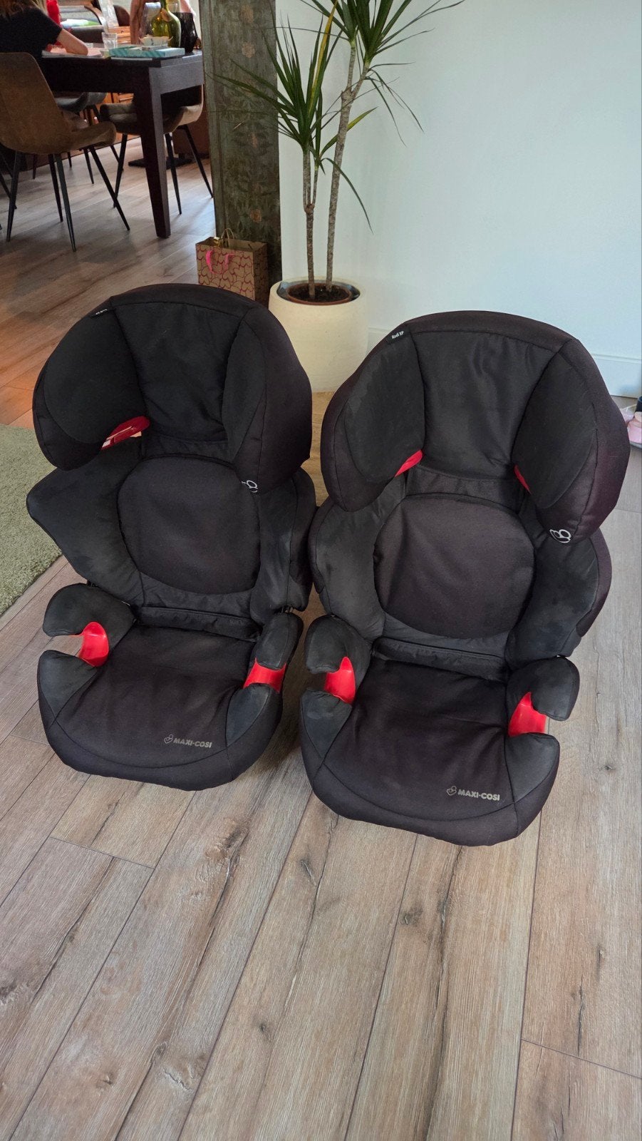 2 stuks Maxi Cosi autostoeltjes 15-36kg, Ophalen, 15 t/m 36 kg, Gebruikt, Autogordel