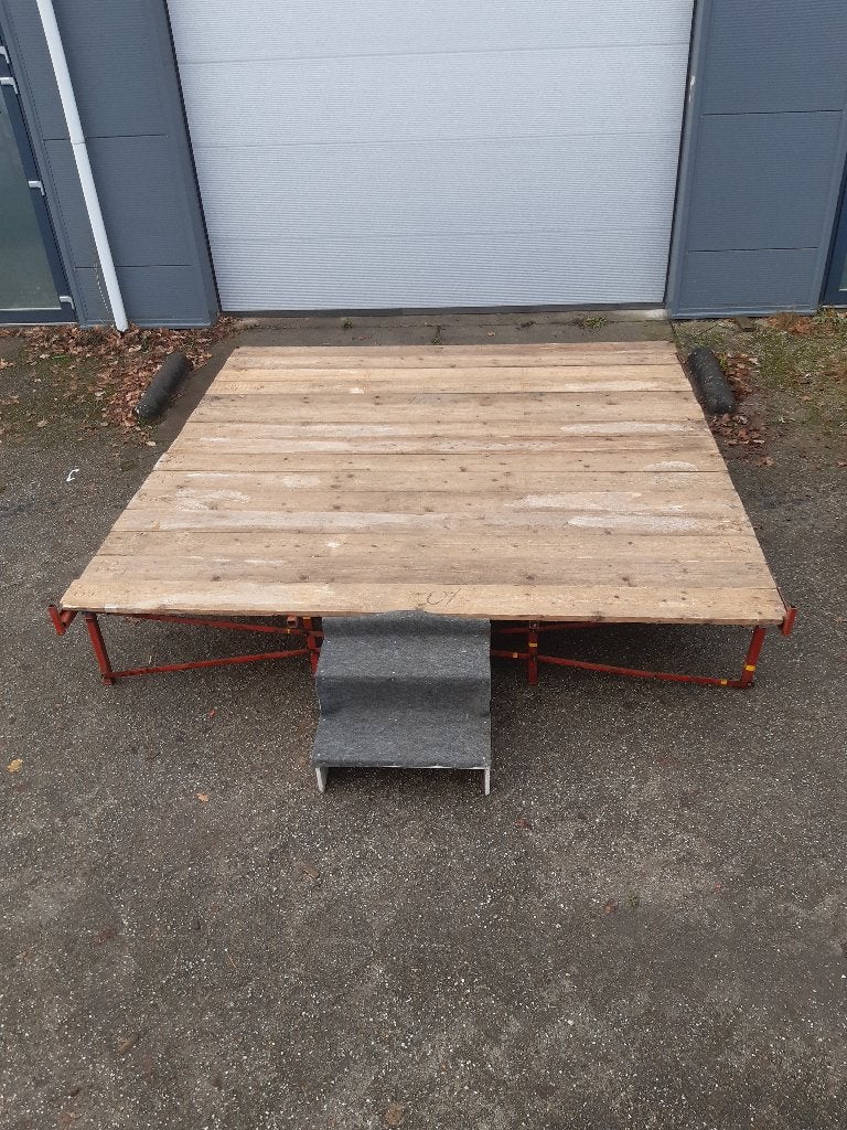 Podium met houten planken 3m1 x 6m1, Ophalen, Gebruikt, Licht