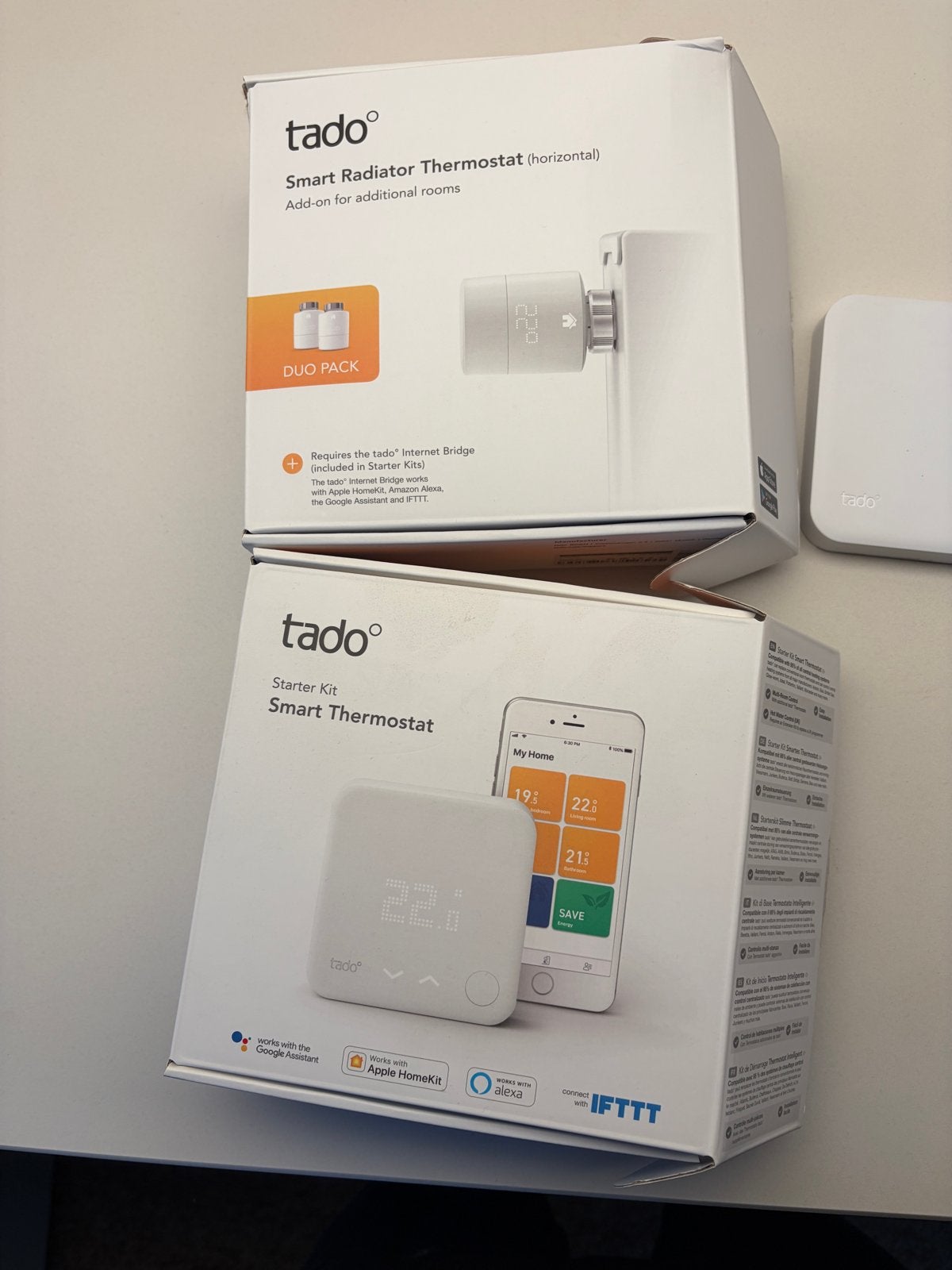 Tado Slimme Thermostaat Starter Kit & Radiator Knoppen, Ophalen of Verzenden, Zo goed als nieuw, Thermostaat
