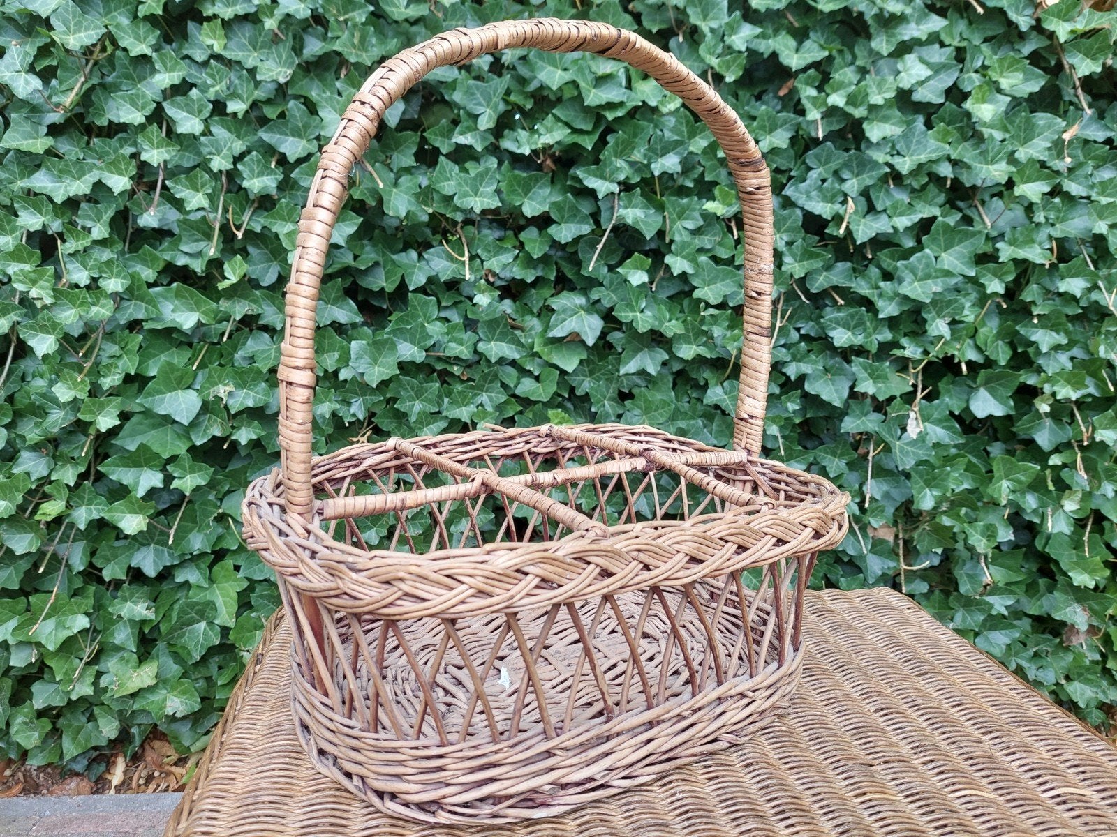 Vintage rieten flessenmand brocante, Vintage, Gebruikt, Ophalen of Verzenden, Natuurlijk materiaal