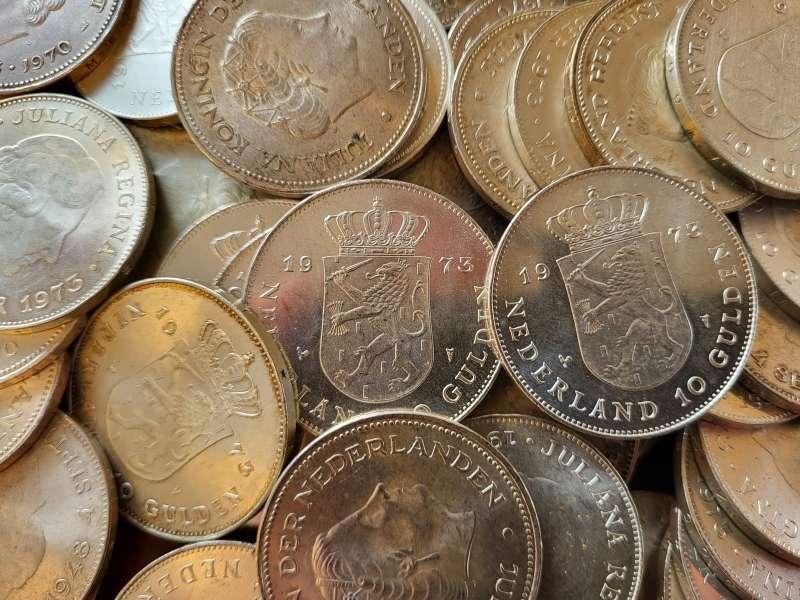 Nederland 1 kilo zilveren 10 guldenmunten 1970 en 1973, Postzegels en Munten, Munten | Nederland, Koningin Juliana, Setje, Zilver