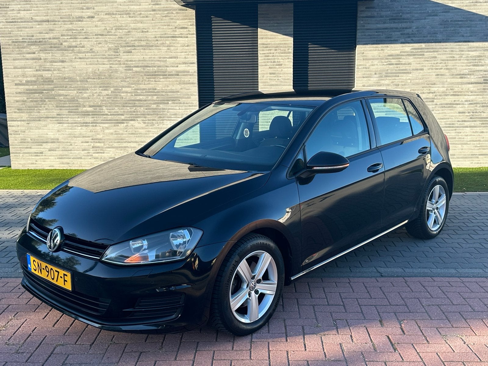 2013 Vw Golf 7 /Zwart / Volledig dealeronderhouden / inruil, Voorwielaandrijving, Dealer onderhouden, Stof, Navigatiesysteem