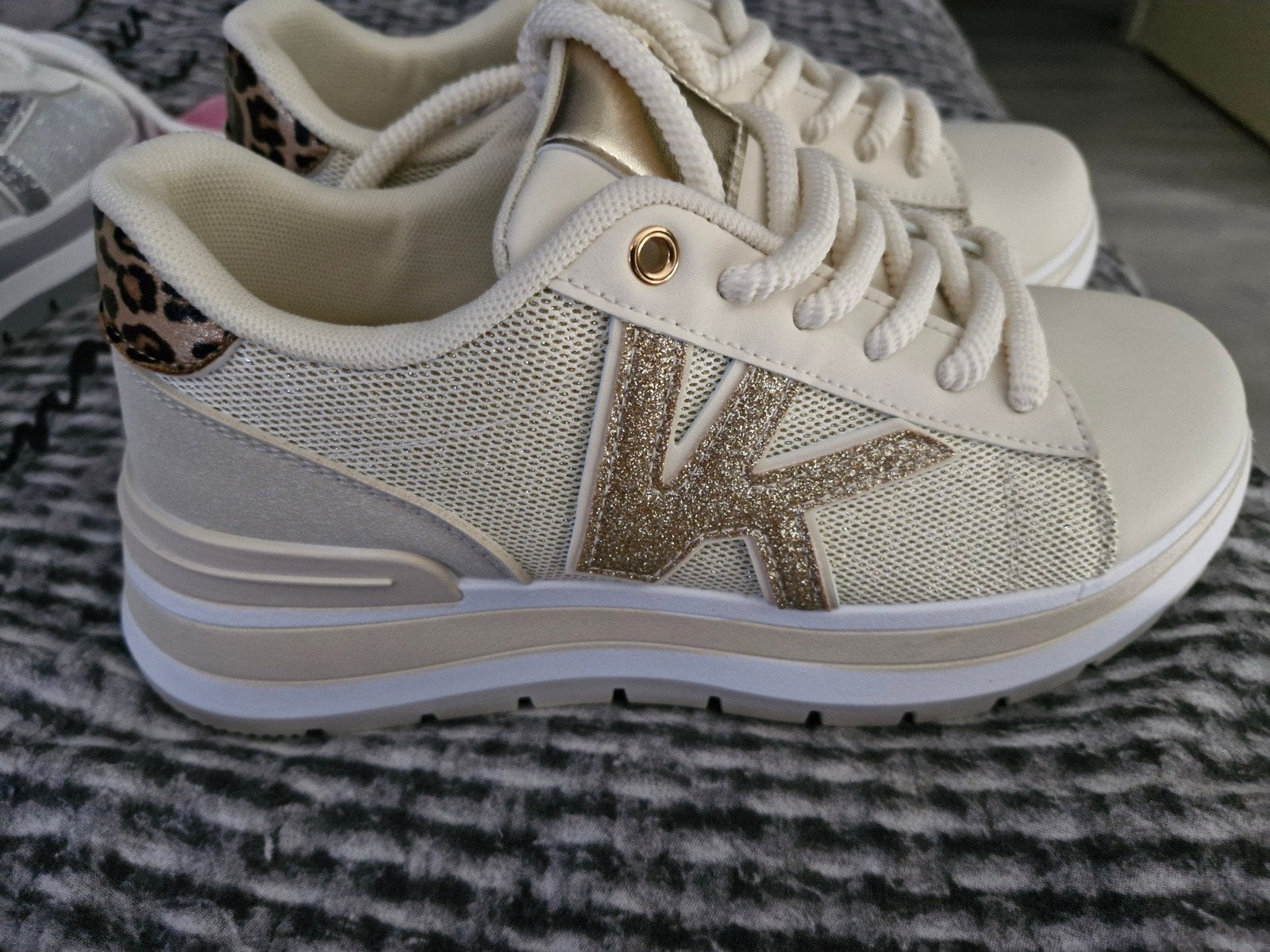 Nieuwe gympen  maat 39, Ophalen, Nieuw, Sneakers of Gympen