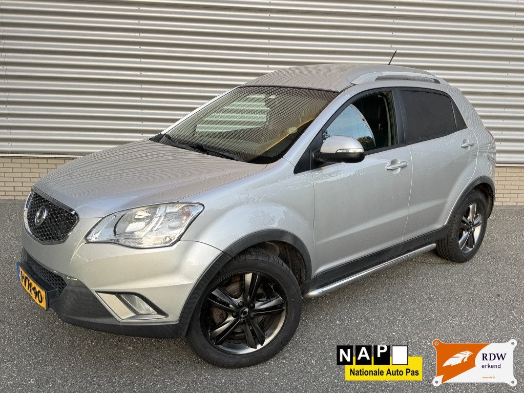 SsangYong Korando 2.0 XDI AUTOMAAT! GRIJS KENTEKEN!, Auto's, SsangYong, Automaat, Gebruikt, Automatische klimaatregeling, 1586 kg