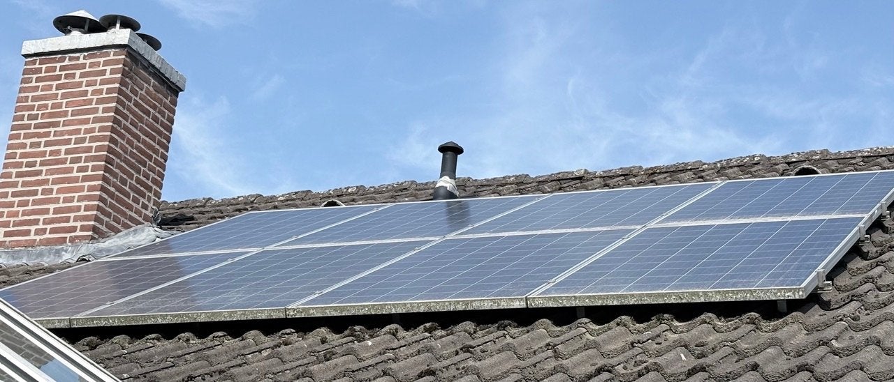 zonnepanelen installatie (2017) - 8x 270 Wp, Doe-het-zelf en Verbouw, Zonnepanelen en Toebehoren, Ophalen, Gebruikt, Compleet systeem