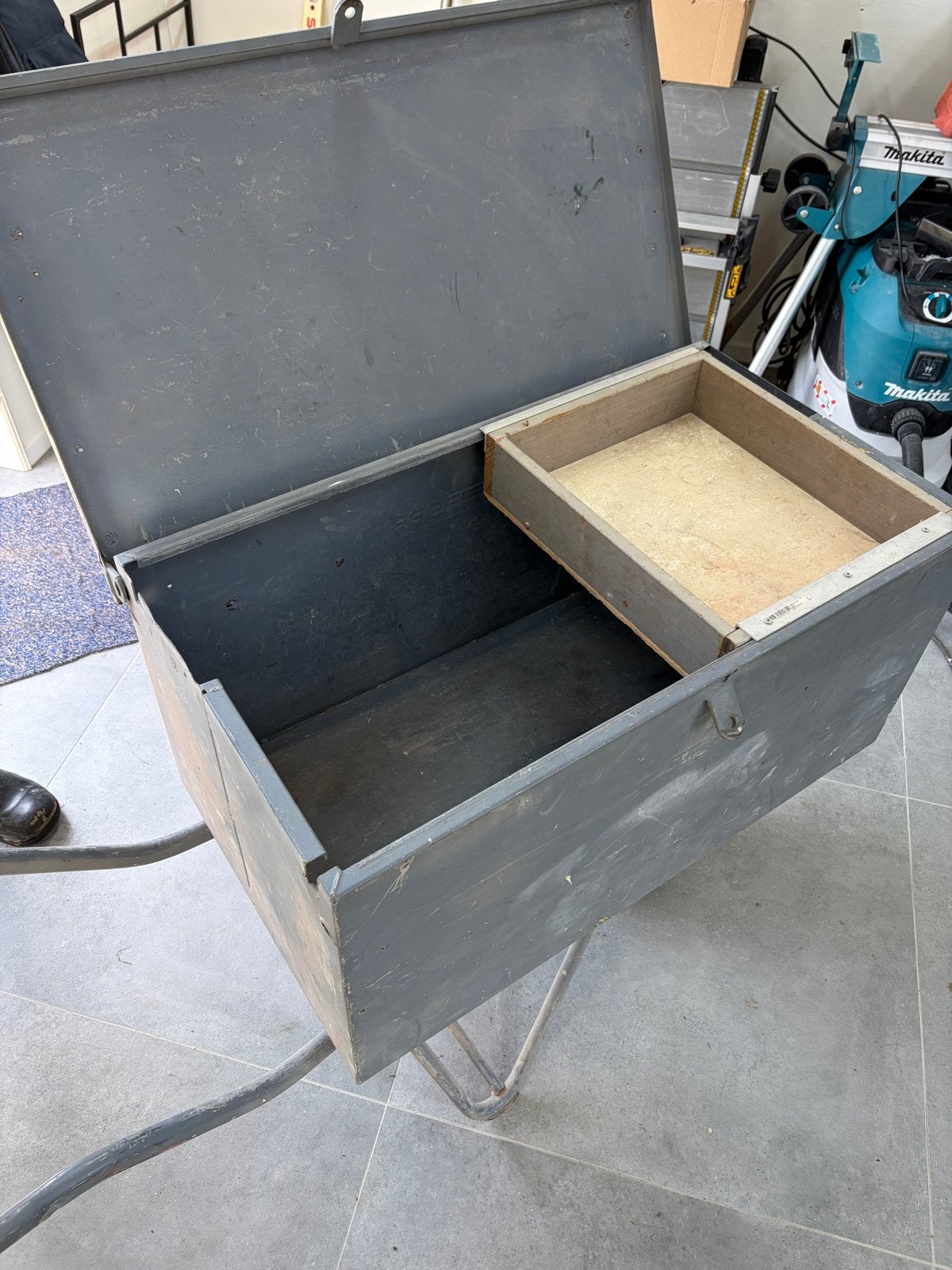 Foto 3 van Gebruikte Gereedschapskruiwagen - Robuust en Praktisch