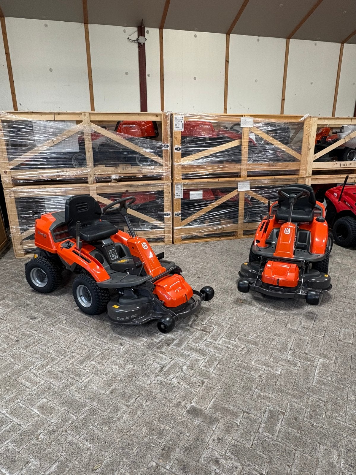 Nieuwe Husqvarna Riders R214c incl 94 dek €3899,- incl btw!!, Ophalen, -, -, Nieuw