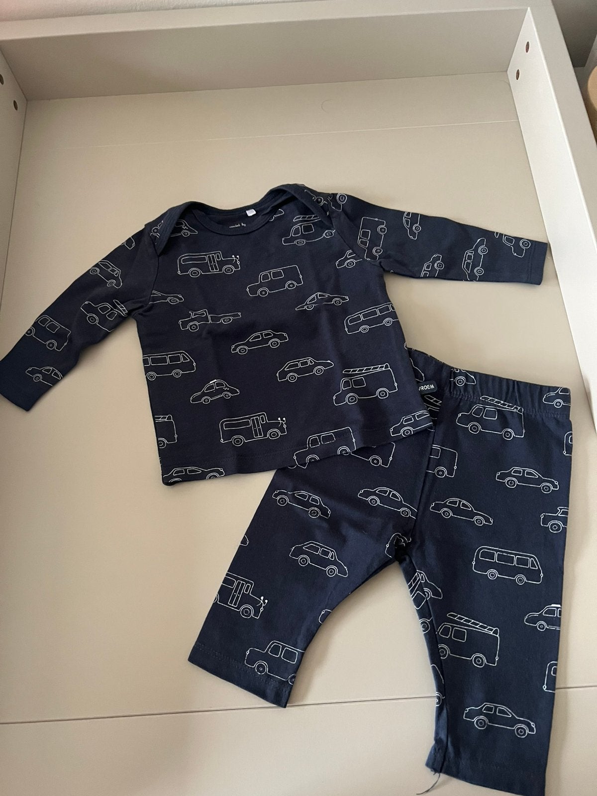 Autotjes babypyjama, Ophalen of Verzenden, Zo goed als nieuw, Jongetje, Nacht- of Onderkleding