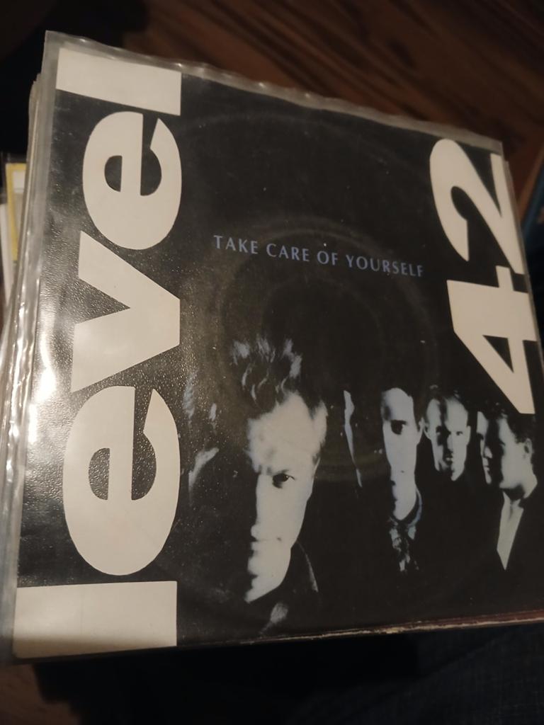LEVEL 42 take care of yourself / silence ( live ) 1989, Ophalen of Verzenden, Zo goed als nieuw, Pop