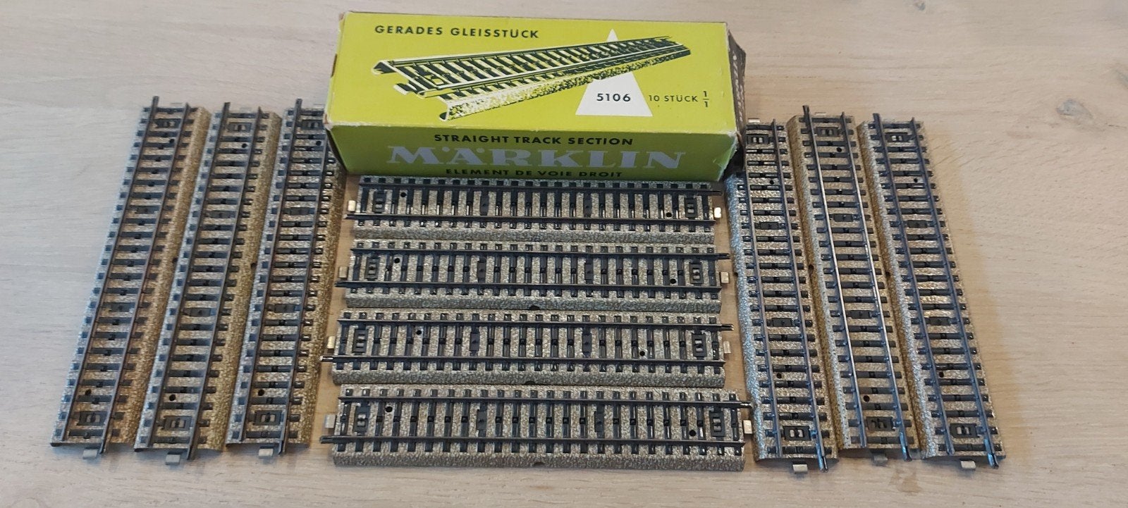 10 Märklin rechte m-rails artnr 5106 in ovp, Wisselstroom, Rails, Ophalen of Verzenden, Zo goed als nieuw