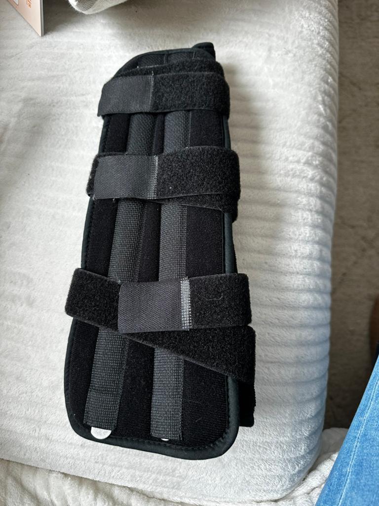 Te koop arm brace, Ophalen, Zo goed als nieuw