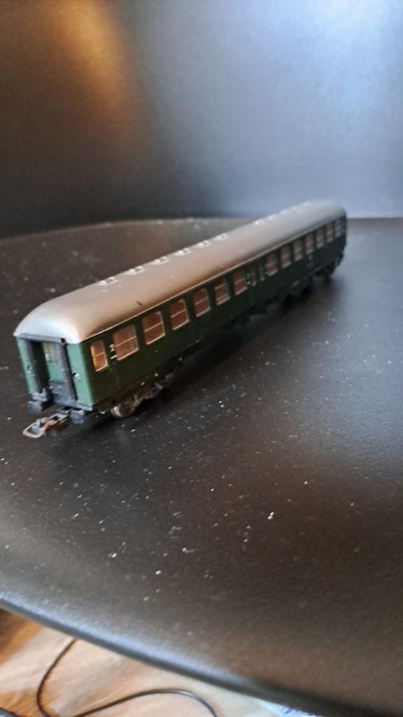Roco Groene Passagierswagon - Gebruikt, Hobby en Vrije tijd, Modeltreinen | H0, Wisselstroom, Gebruikt, Wagon, Ophalen of Verzenden