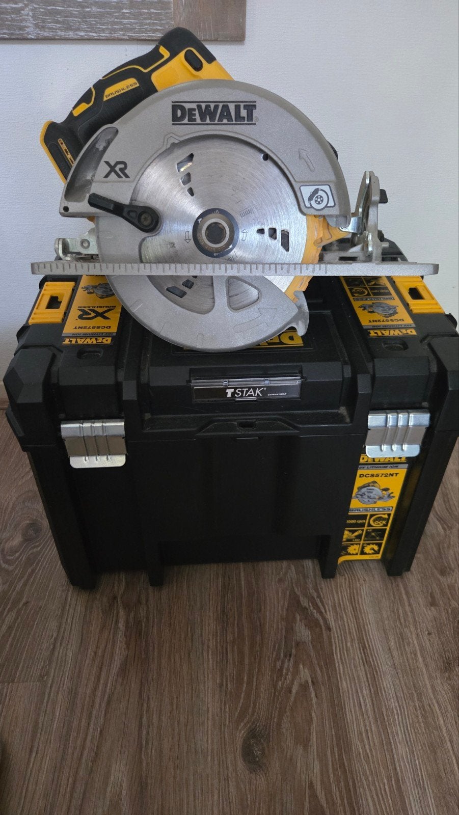 DeWalt XR Cirkelzaag DCS572NT met TSTAK koffer, Ophalen, Zo goed als nieuw, Cirkelzaag, DeWalt
