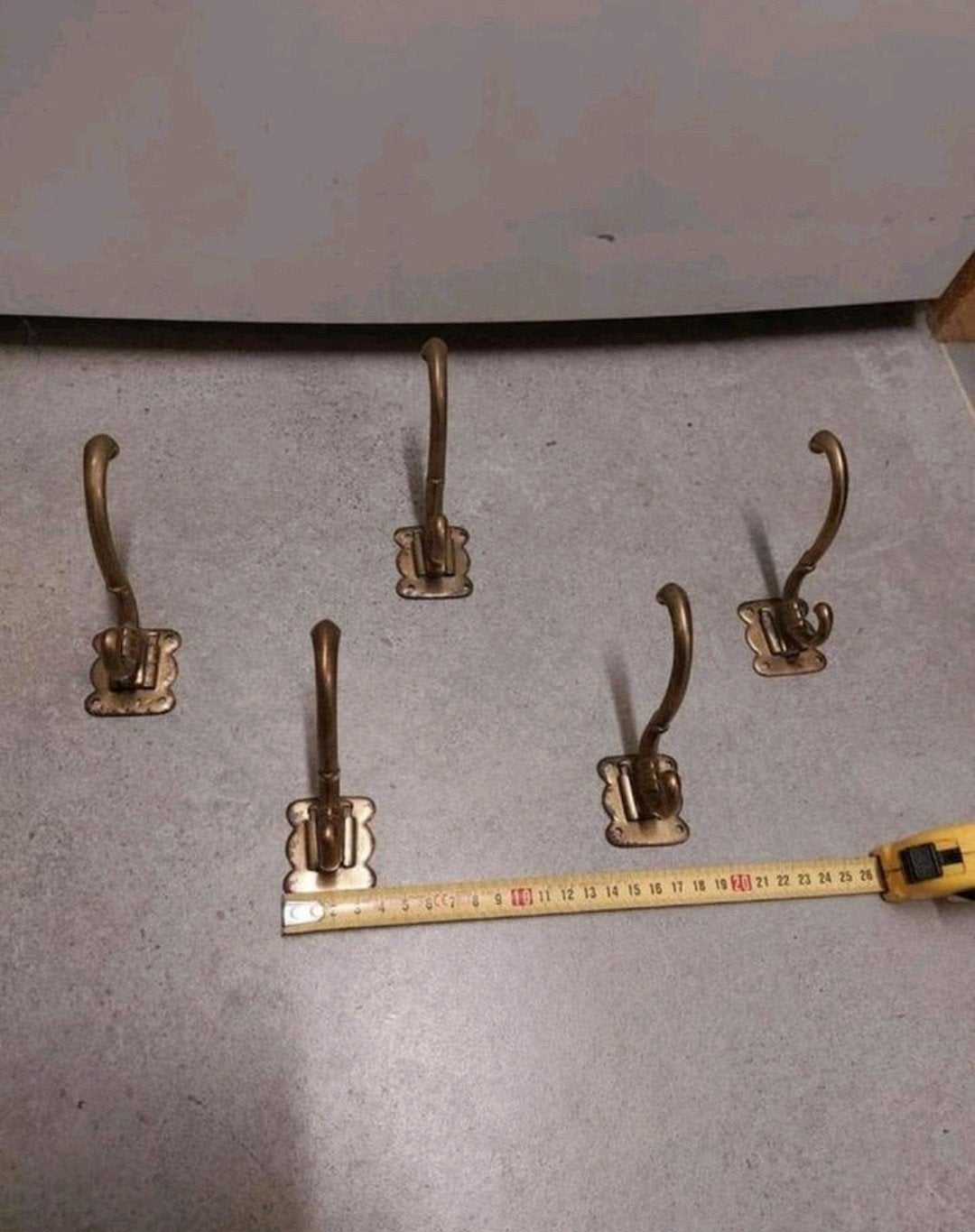 Art deco Jugendstil ? Messing ? kapstokhaken jashaak, Ophalen of Verzenden, Gebruikt, Metaal, Wandhaken