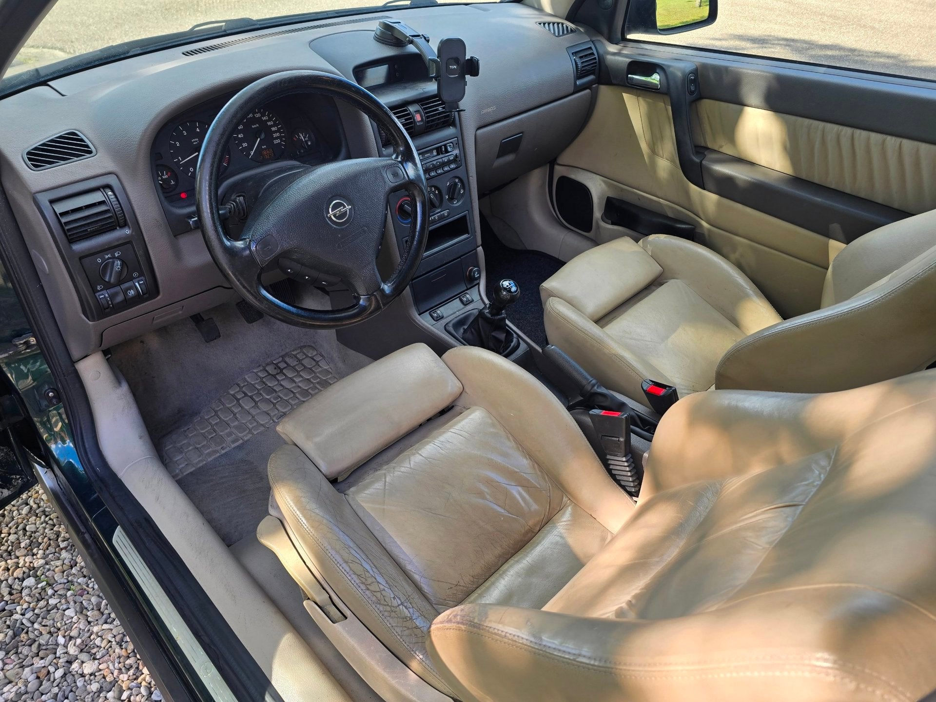 Opel Astra 1.6-16V Sport AIRCO/dak/LEER, Auto's, Gebruikt, 4 cilinders, 49 €/maand, Bedrijf