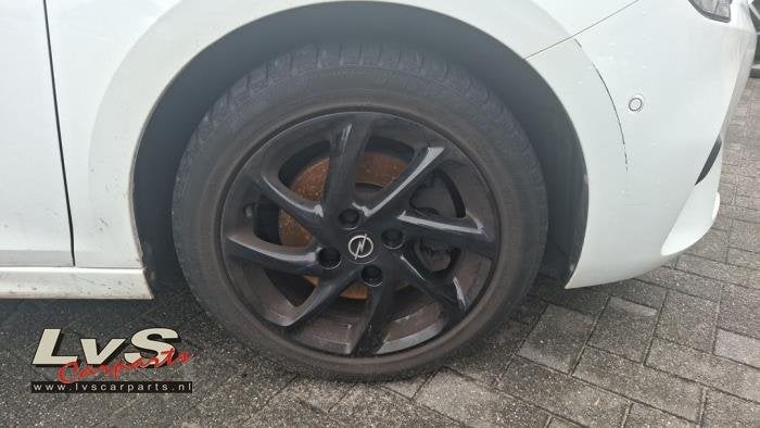 Velg + Band van een Opel Corsa, Gebruikt, -, -, Ophalen of Verzenden