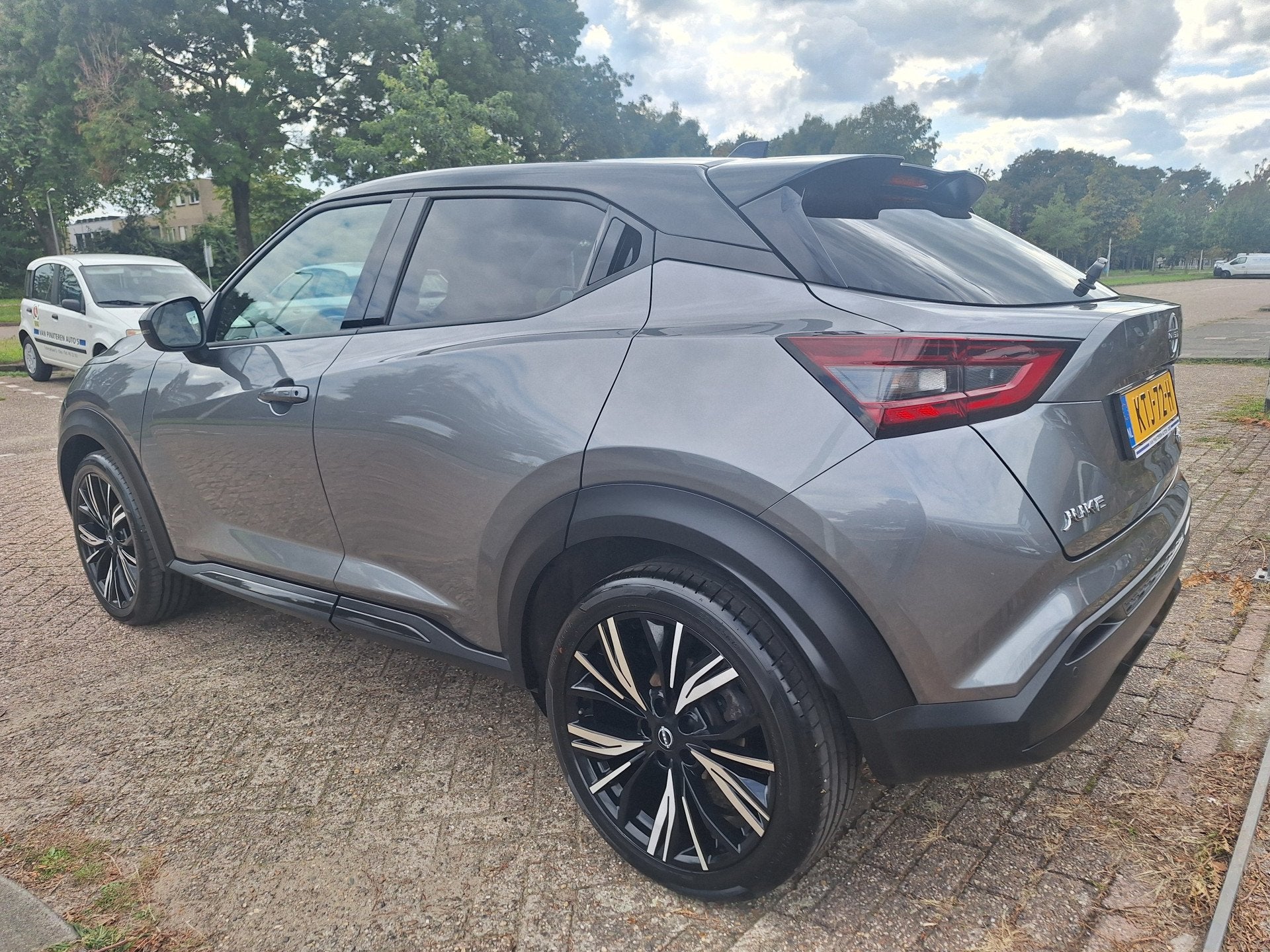 Nissan Juke 1.0 DIG-T N-Design 7x op VOORRAAD (bj 2023), Auto's, Voorwielaandrijving, 12 maanden, Stof, 116 pk