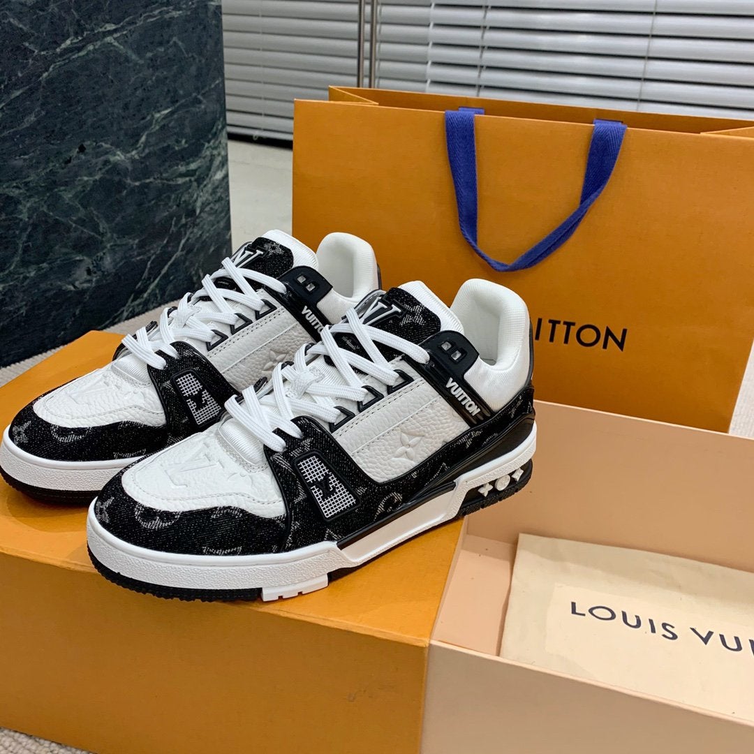 2DE PAAR GRATIS - LV Trainer Louis Vuitton - 39,40,41, Kleding | Heren, Schoenen, Ophalen, Zo goed als nieuw, Zwart