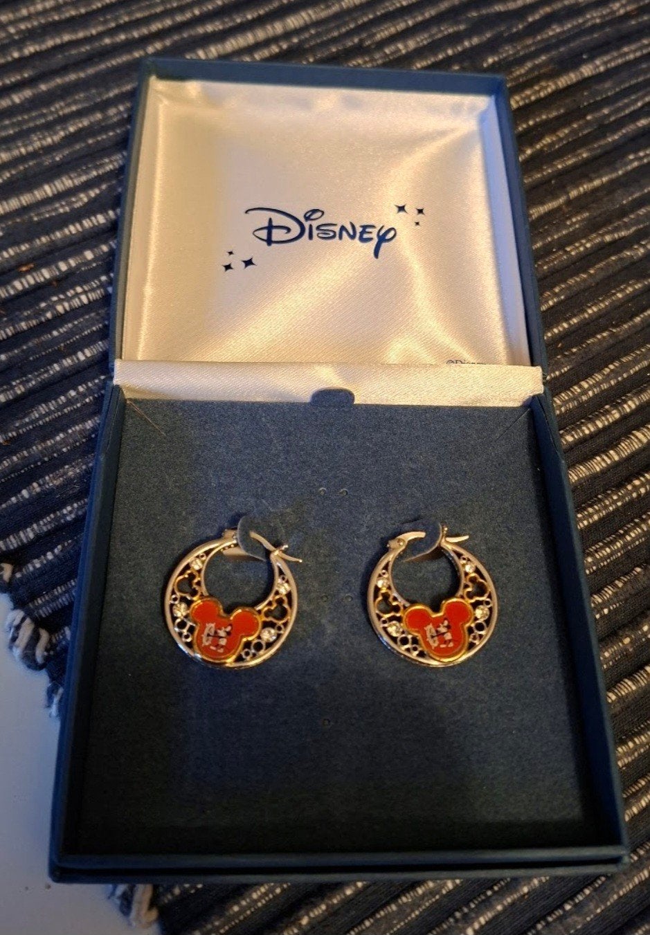 walt disney Mickey mouse oorbellen in originele doosje, Ophalen of Verzenden, Zo goed als nieuw, Overige materialen
