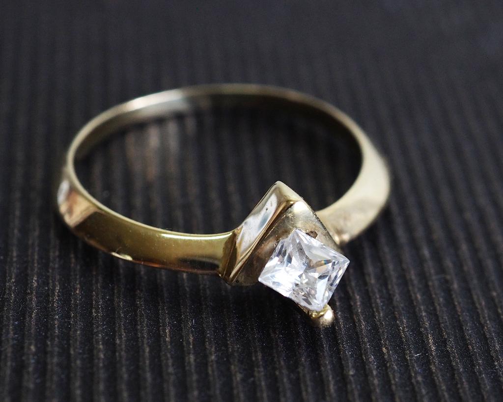 14krt gouden design ring met bijzonder ontwerp, 18 tot 19, ., Ophalen of Verzenden, Zo goed als nieuw