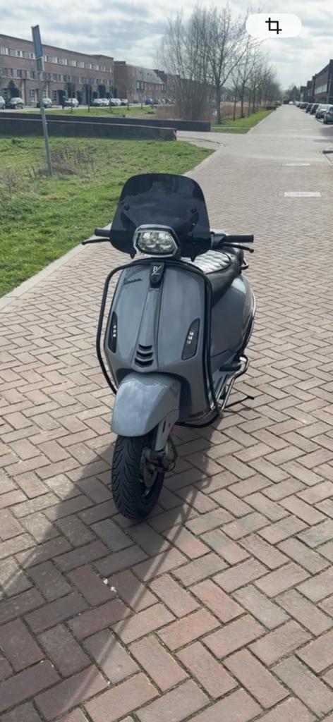 Vespa sprint nardo grey full option, Ophalen, Zo goed als nieuw, Benzine