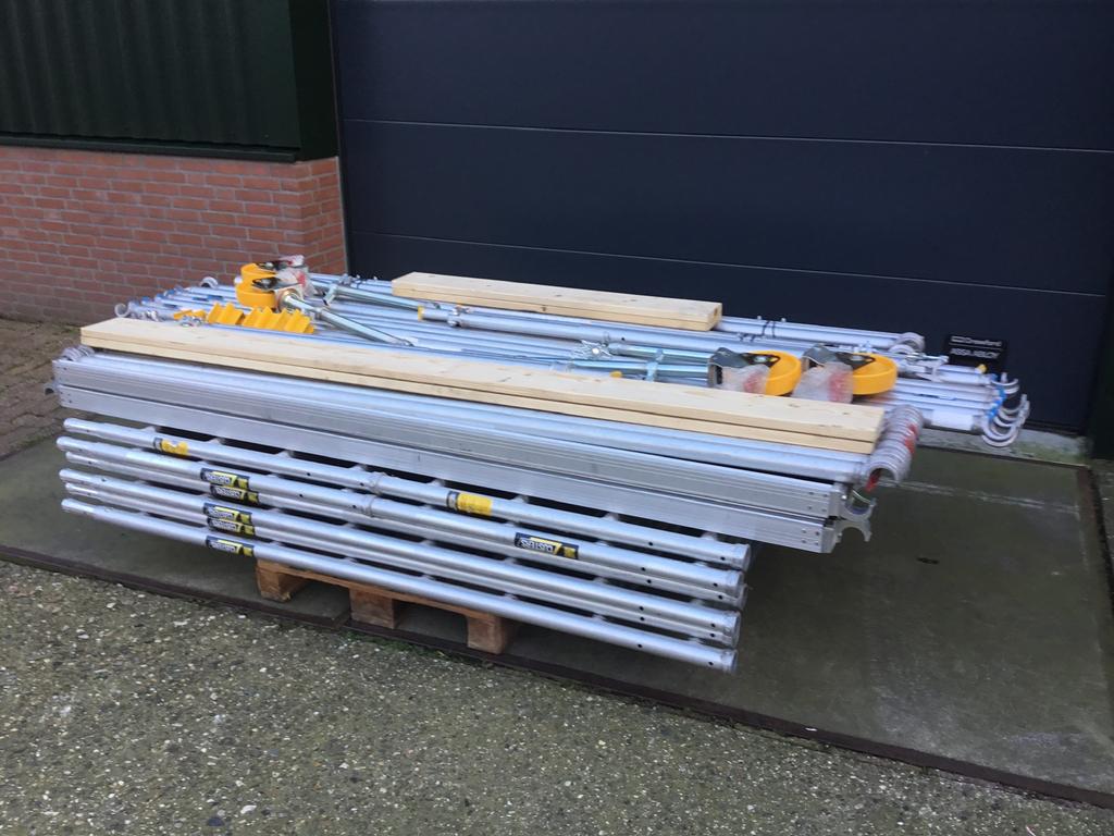 Custers Rolsteiger 8,2 werkthoogte zo goed als nieuw, Doe-het-zelf en Verbouw, Steigers, Ophalen, Gebruikt, Rolsteiger of Kamersteiger