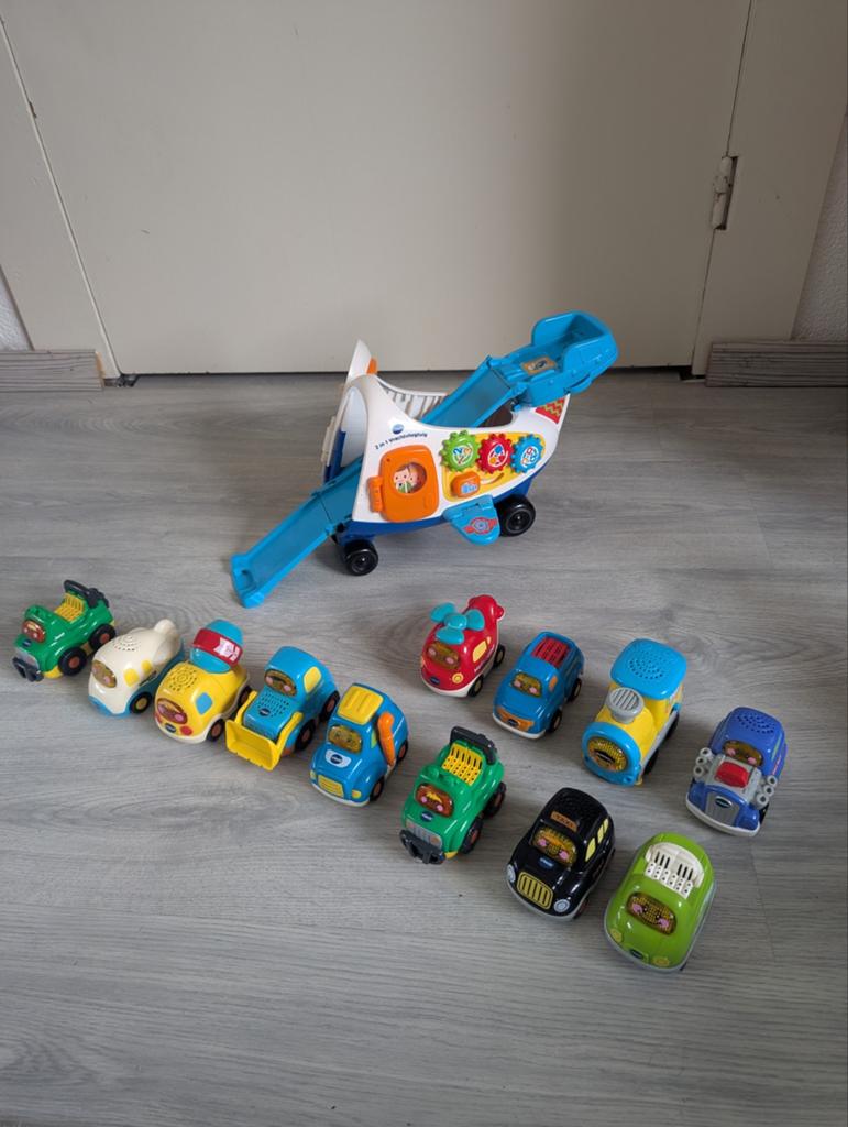 VTech Toet Toet Auto's VrachtVliegtuig en 12 Voertuigen, Ophalen of Verzenden, Gebruikt