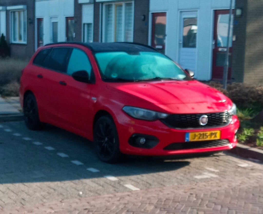 Fiat Tipo 1.6 Multijet 16V 120pk 2020 Rood, Auto's, Stof, 4 cilinders, Origineel Nederlands, Diesel