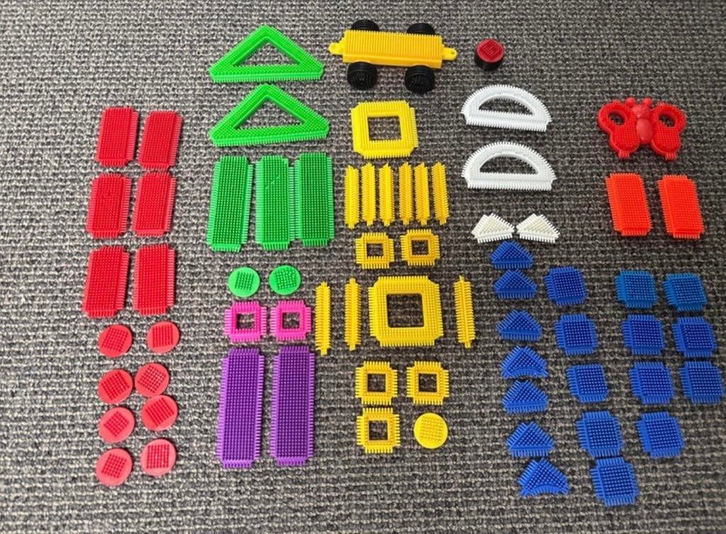 Grote set Nopper bouwblokken Diverse kleuren vormen 70 delig, Ophalen of Verzenden, Gebruikt, Nopper