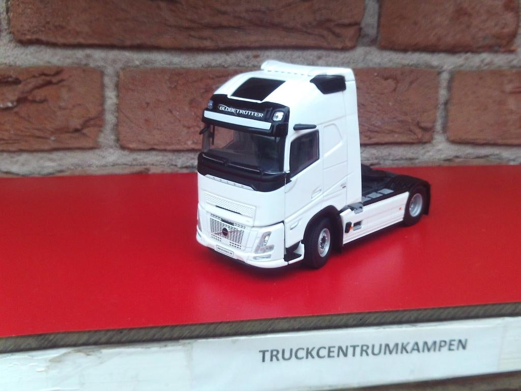WSI  Volvo  FH  Aero  4 x 2  Witte  Lijn., Ophalen of Verzenden, Nieuw, Bus of Vrachtwagen, Wsi