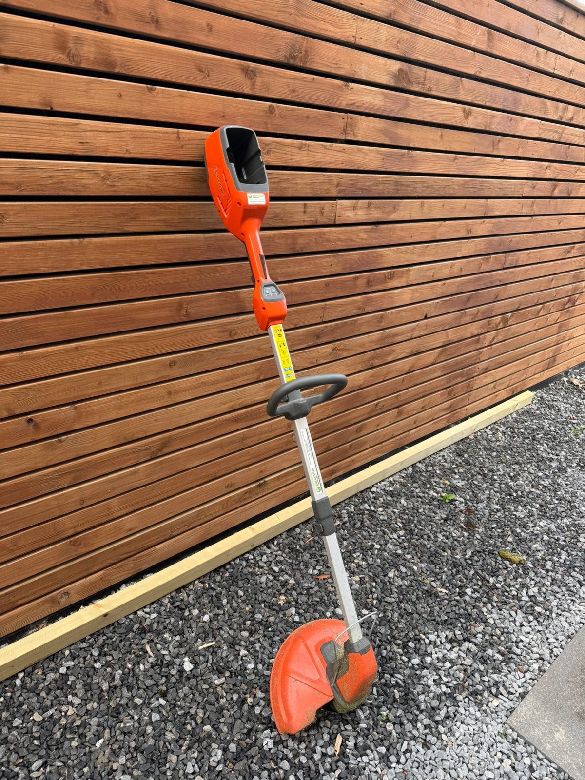 Husqvarna 115iL accu trimmer, Ophalen, Zo goed als nieuw, 30 tot 50 cm, Accu