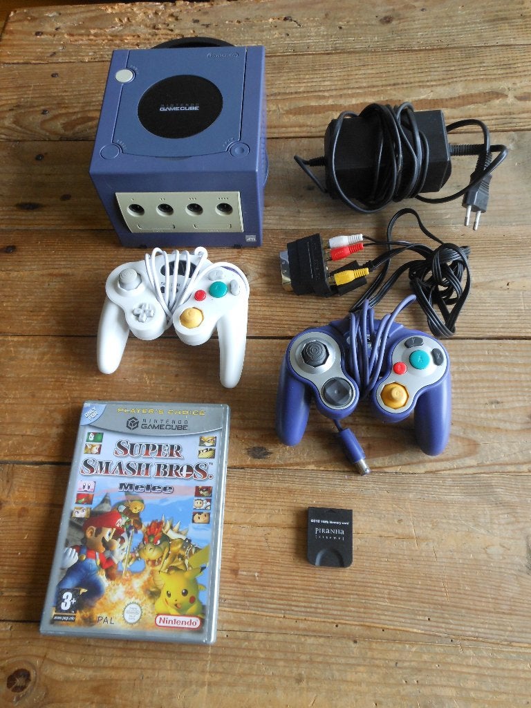 Nintendo GameCube met spel, Gebruikt, Met 2 controllers, Ophalen of Verzenden, Paars