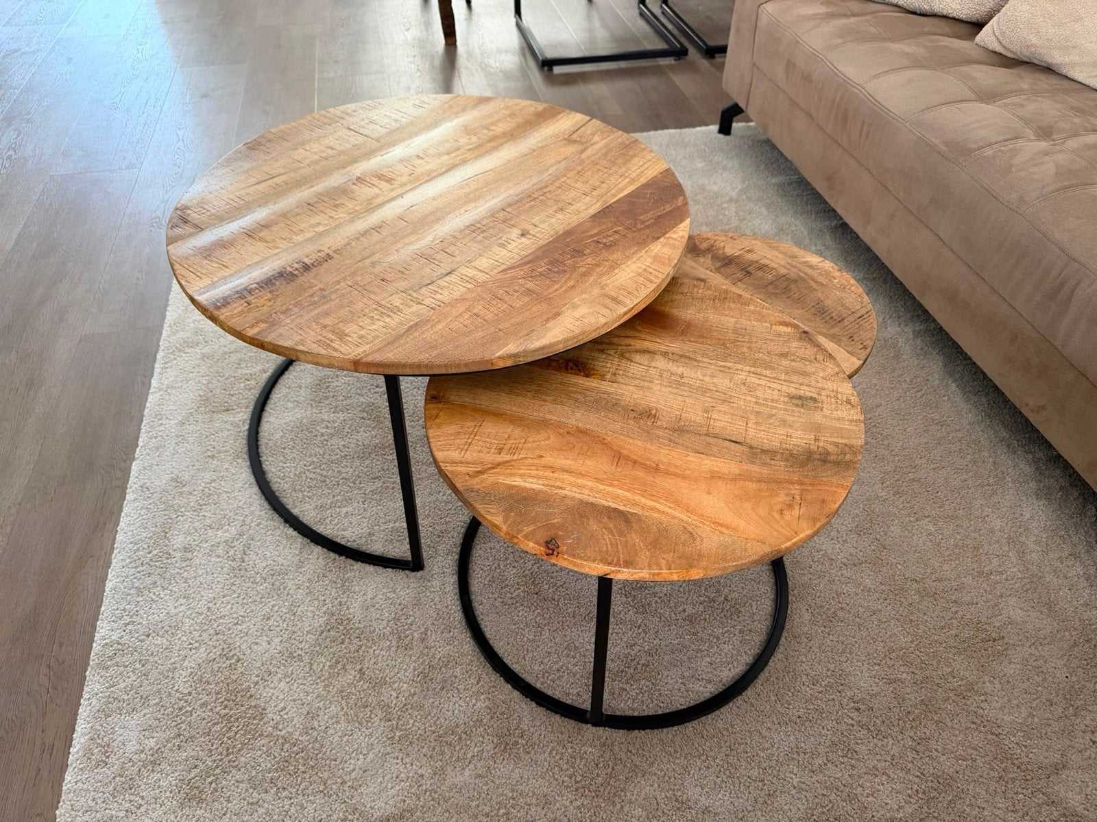 Set van 3 ronde salontafels van mangohout en metaal, Huis en Inrichting, Tafels | Salontafels, Ophalen, Rond, 50 tot 100 cm, Zo goed als nieuw