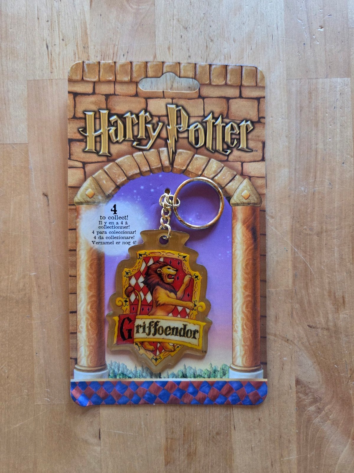 Harry Potter Griffoendor Sleutelhanger - Nieuw Metaal, Verzamelen, Harry Potter, Verzenden, Nieuw, Gebruiksvoorwerp