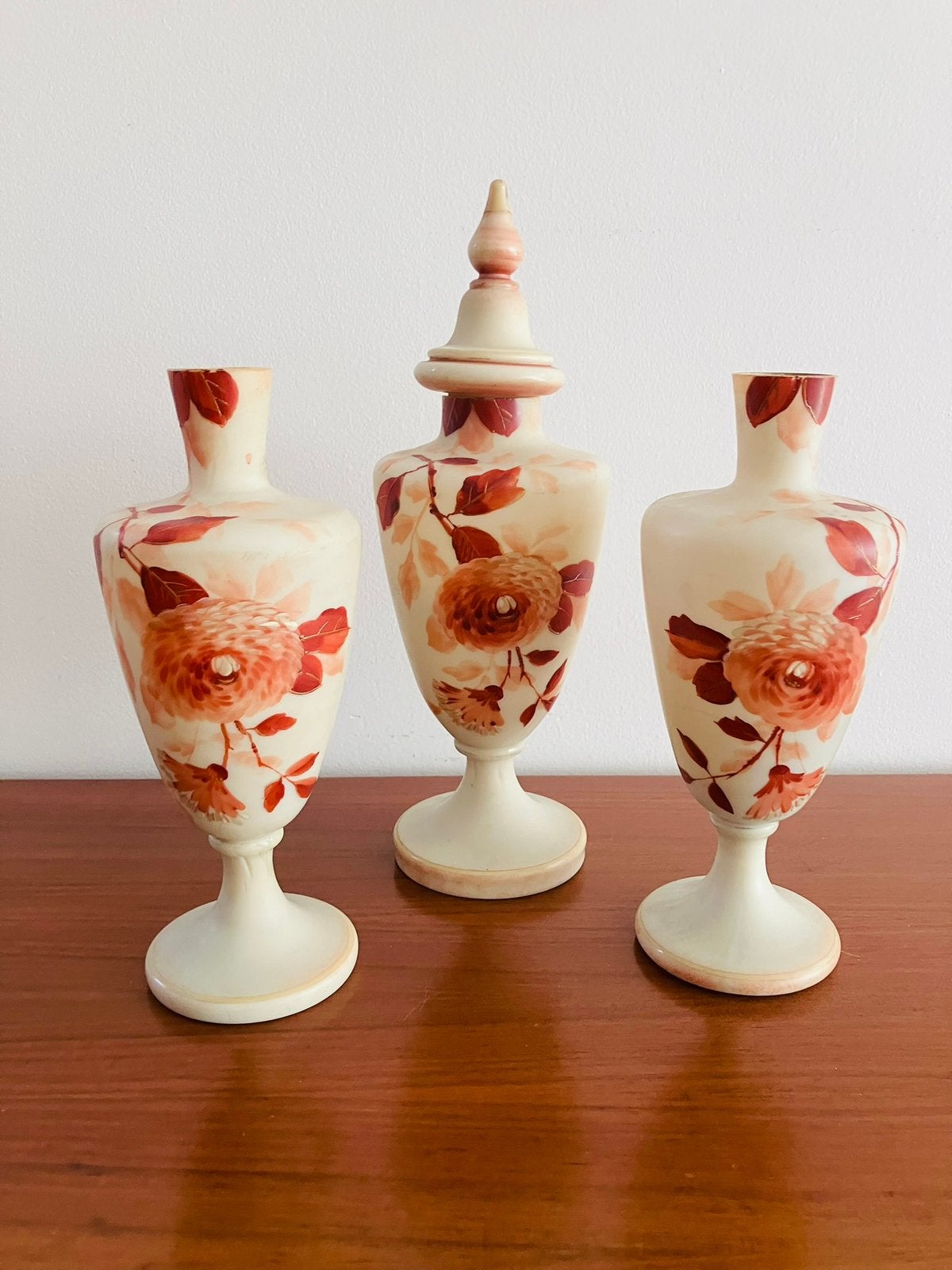Driedelig antiek glazen opaline kaststel / schouwstel, Ophalen