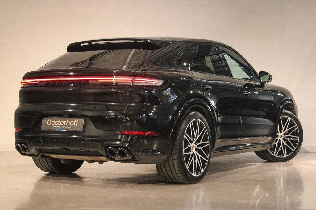 Porsche Cayenne Coupé 3.0 E-Hybrid 4w-best | PANO | SOFTCL, Automaat, Gebruikt, 2995 cc, 4 stoelen
