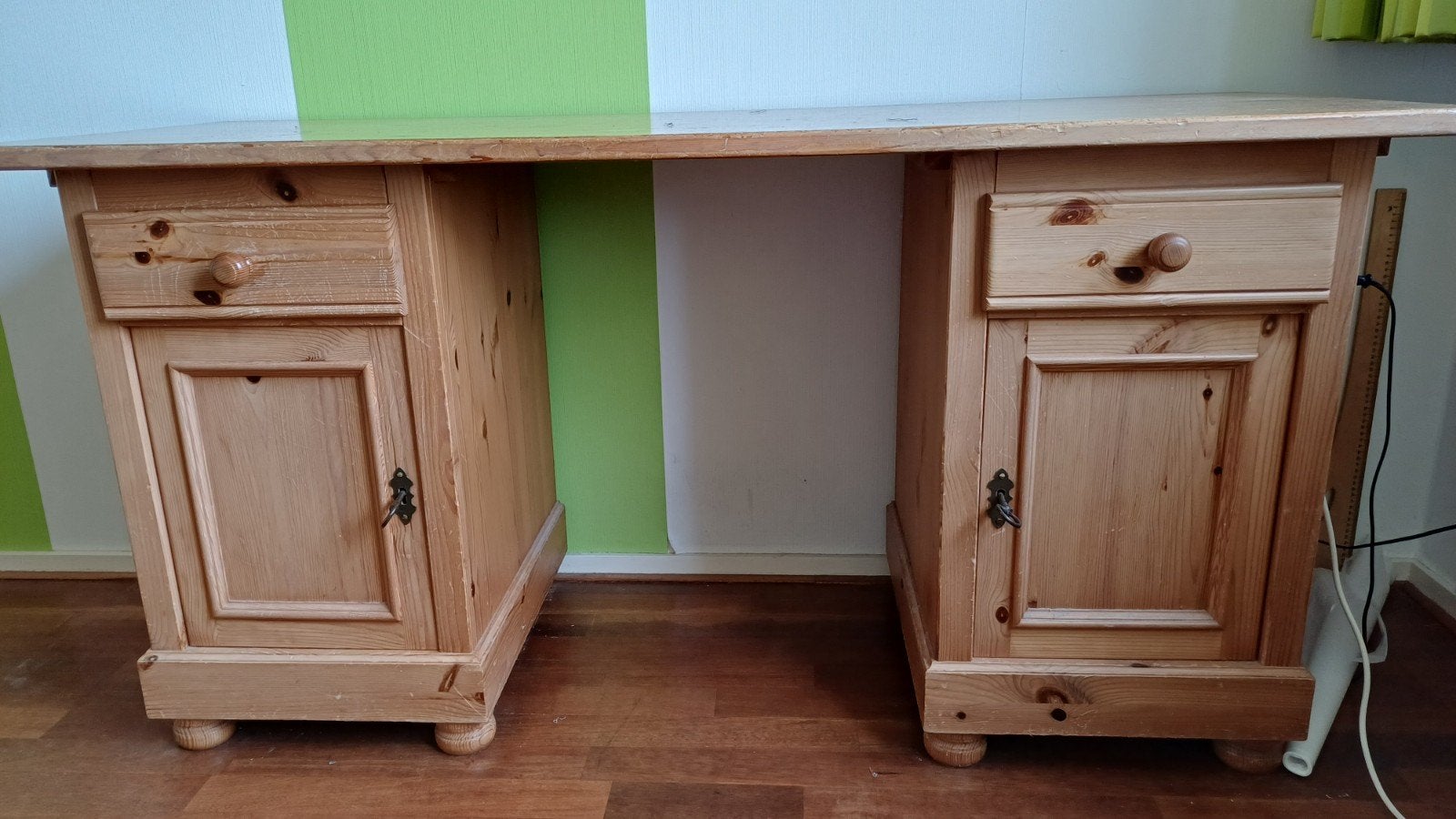 Massief grenen bureau met opbergruimte - 150x58x78 cm, Gebruikt, Hout, Ophalen of Verzenden, Overige typen