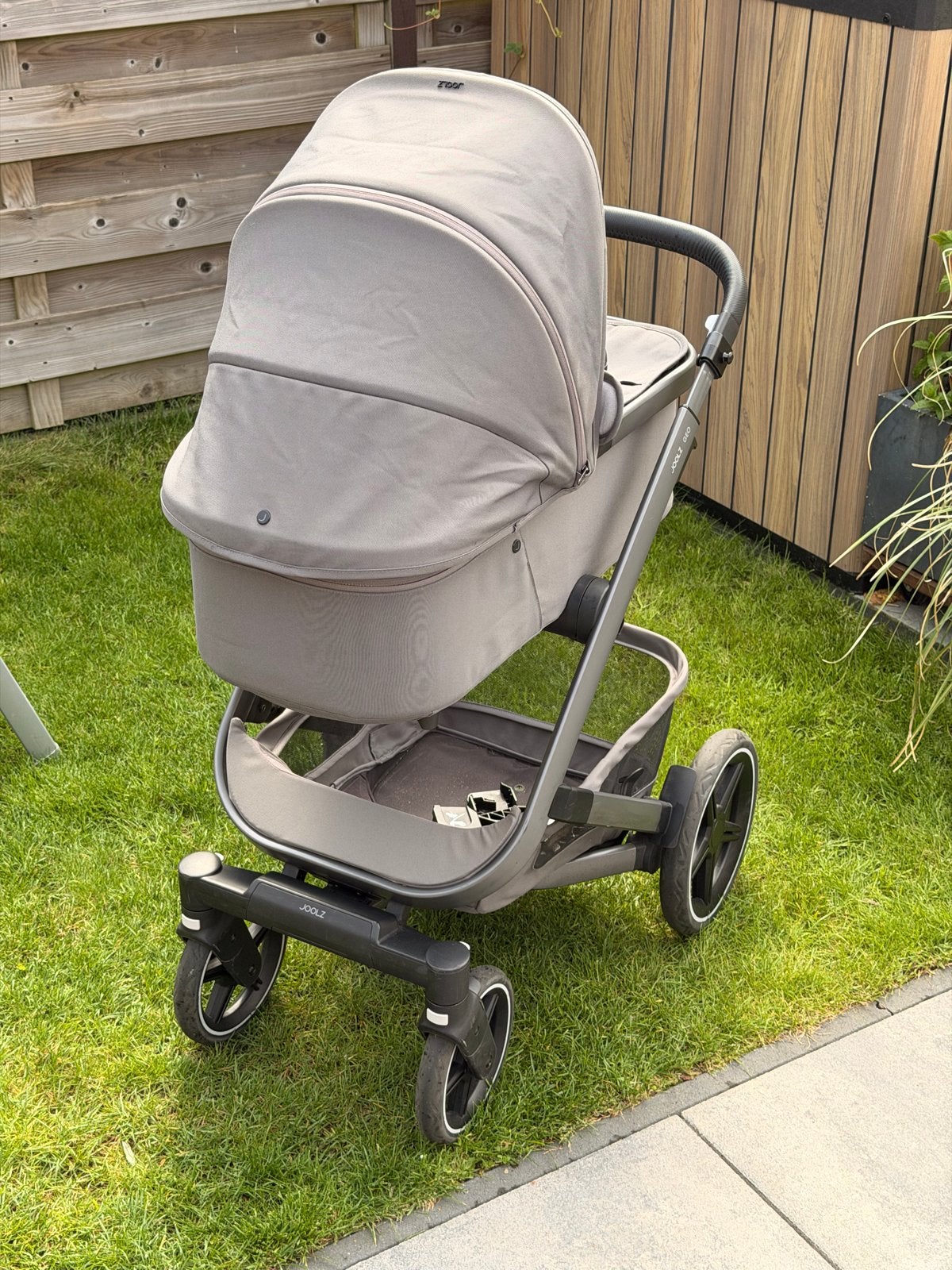 Joolz Geo 3 kinderwagen met wieg, stoel en parasol, Zo goed als nieuw, Combiwagen, Met reiswieg, Ophalen