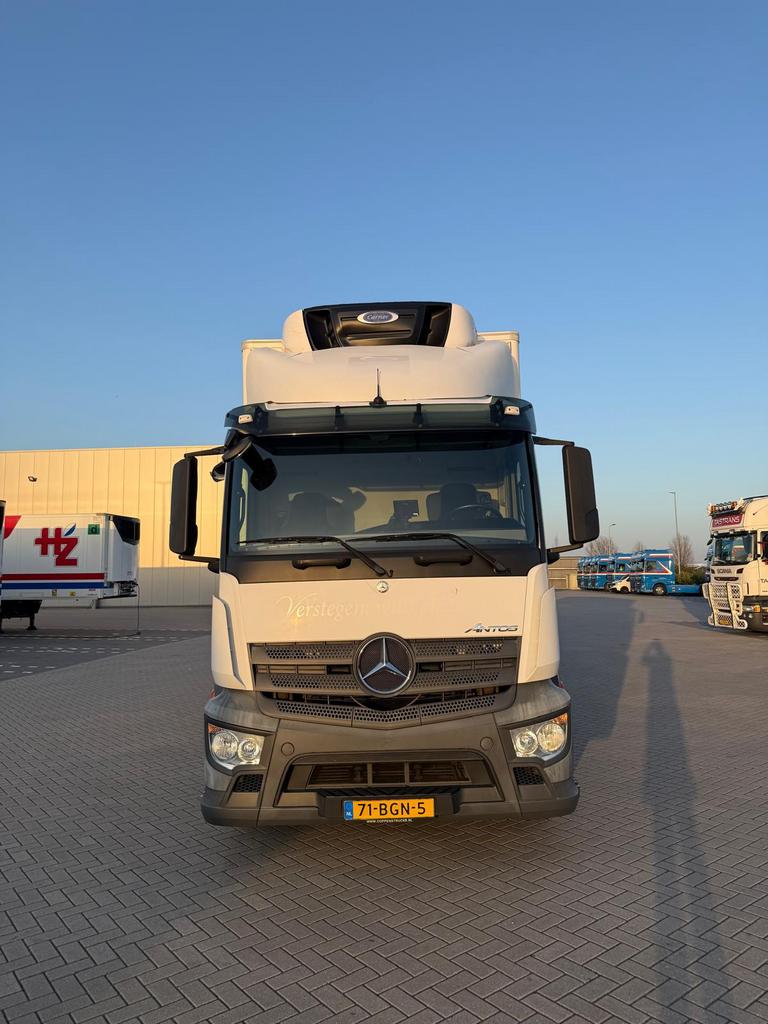 Mercedes-Benz Antos uit 2015 met Ingebouwde koelcel, Auto's, Vrachtwagens, Particulier, Mercedes-Benz, Diesel, Wit, Ophalen