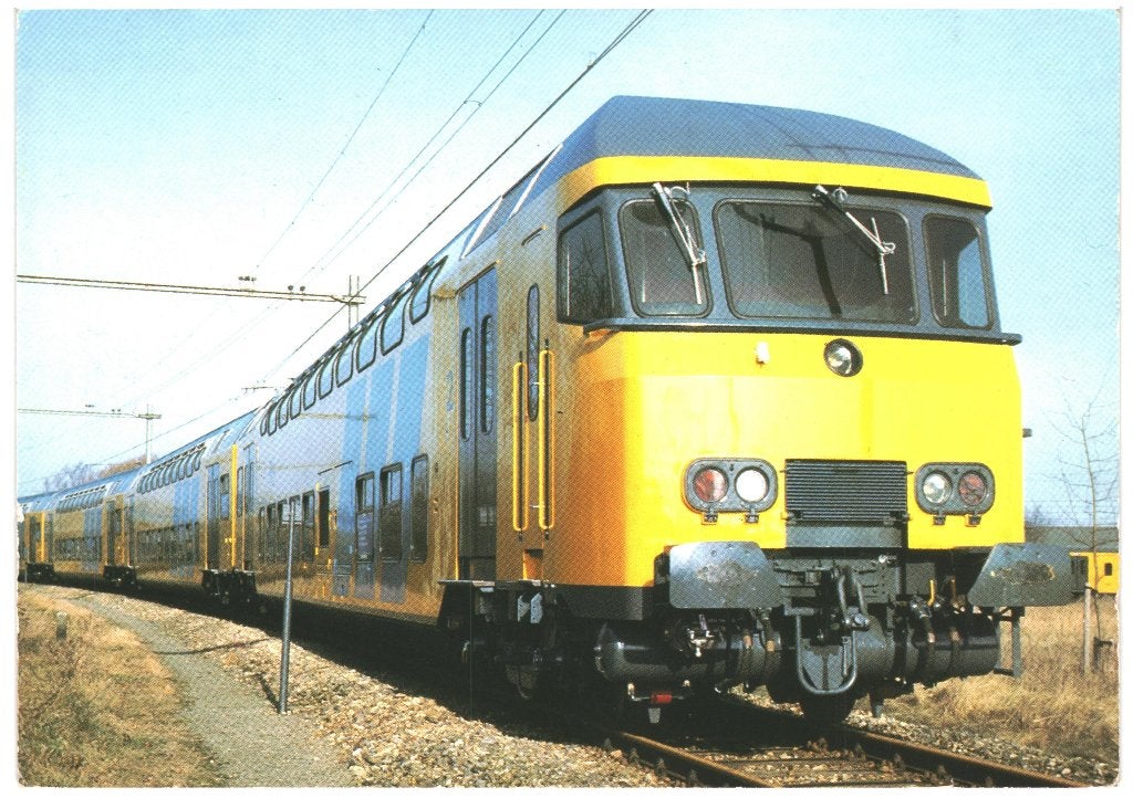 805510	Trein NS Dubbeldekker	 	Gelopen met postzegel, Ophalen of Verzenden, 1980 tot heden, Gelopen, Voertuig