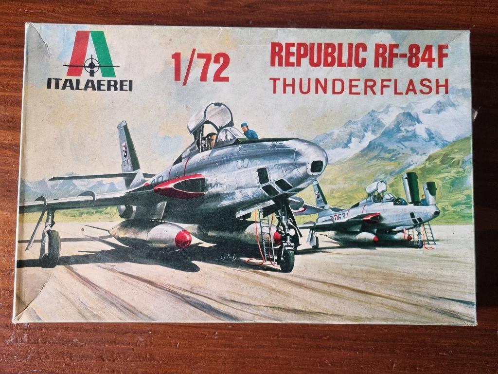 Modelbouwdoos Republic Thunderflash RF-84F 1:72 Italaeri, Hobby en Vrije tijd, Modelbouw | Vliegtuigen en Helikopters, Zo goed als nieuw