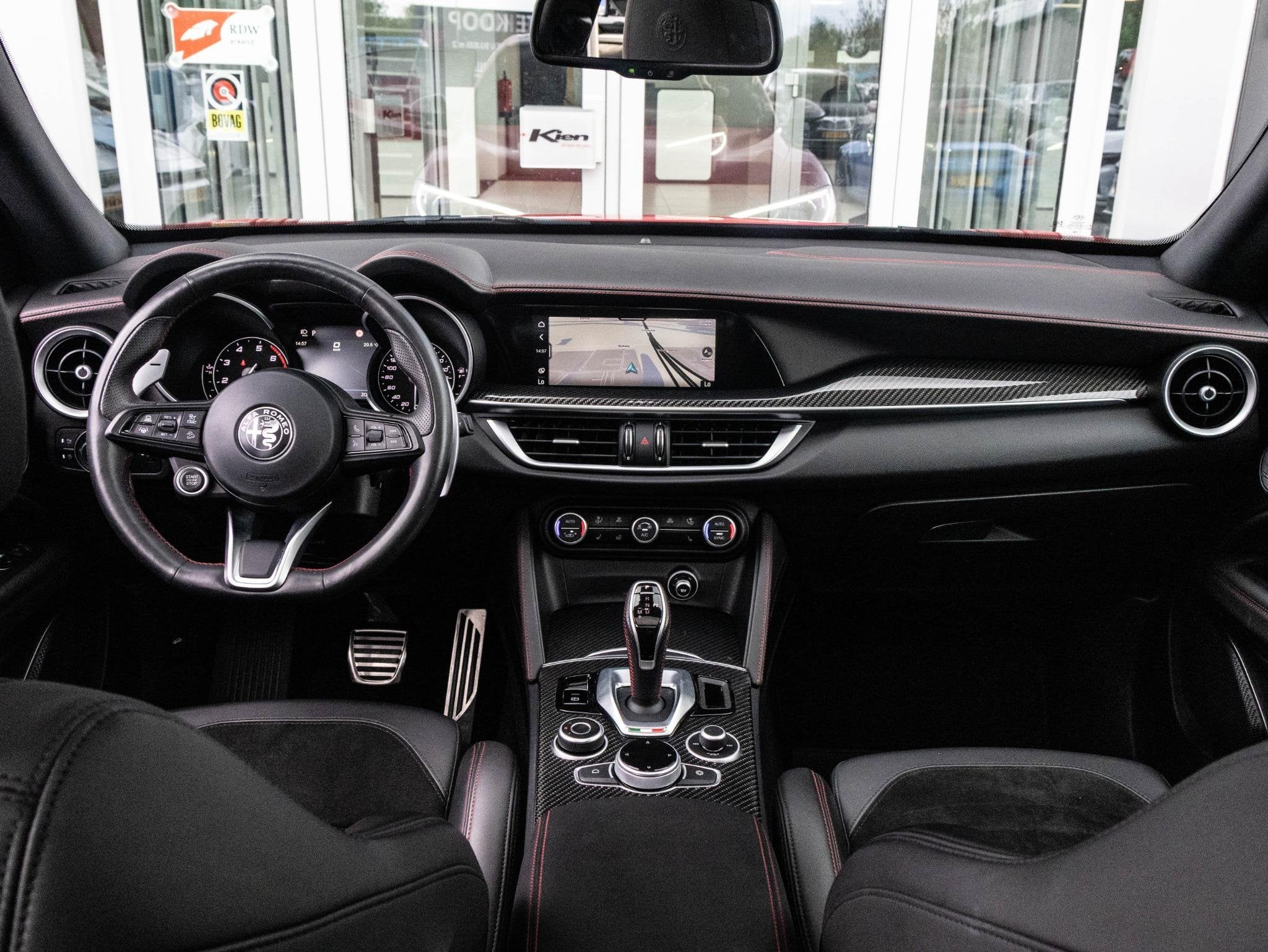 Alfa Romeo Stelvio 2.0 T AWD Estrema | Pano | Quadrifoglio C, Auto's, Automaat, Euro 6, 4 cilinders, 1655 kg